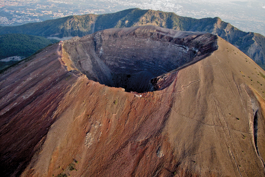 Cratere vulcano Vesuvio